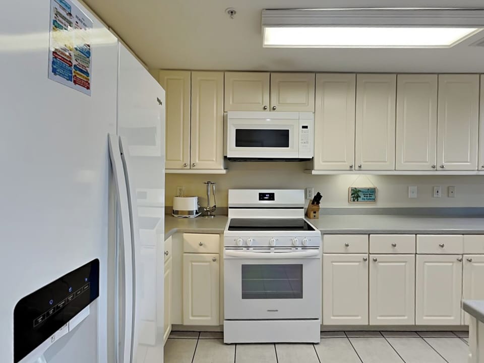 Full Kitchen
