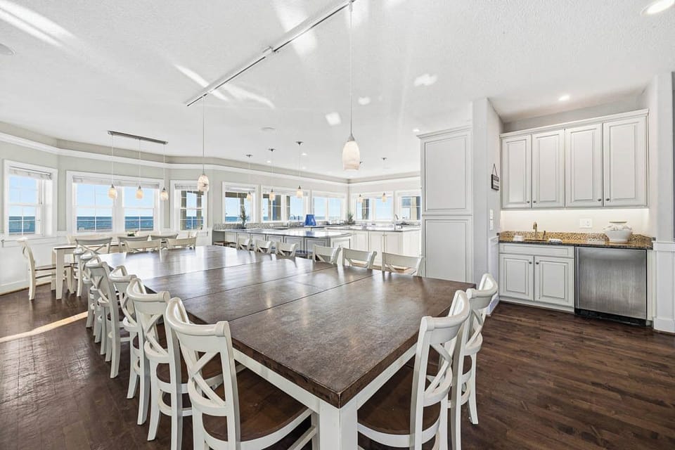 Mid-Level Dining Room with Table (seats 16)