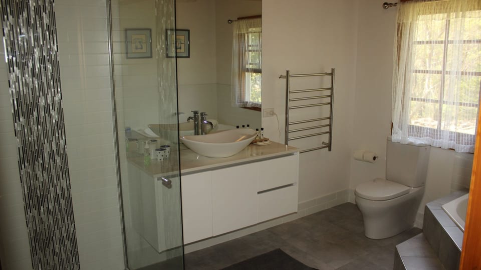 Bedroom 3 & 4 Bathroom