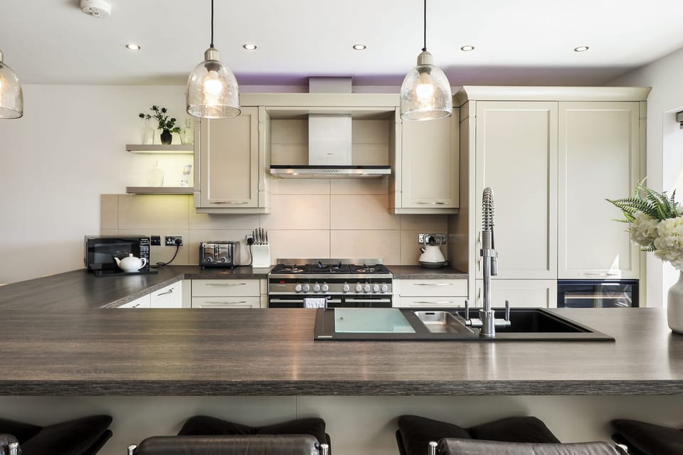 Hot Tub, Sea Views and Log Burner