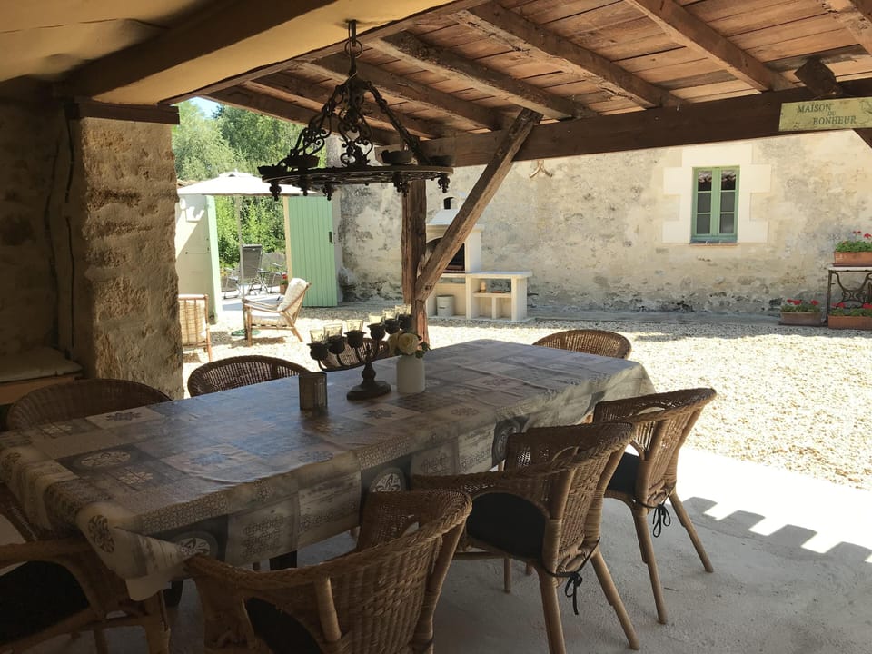Al fresco dining 