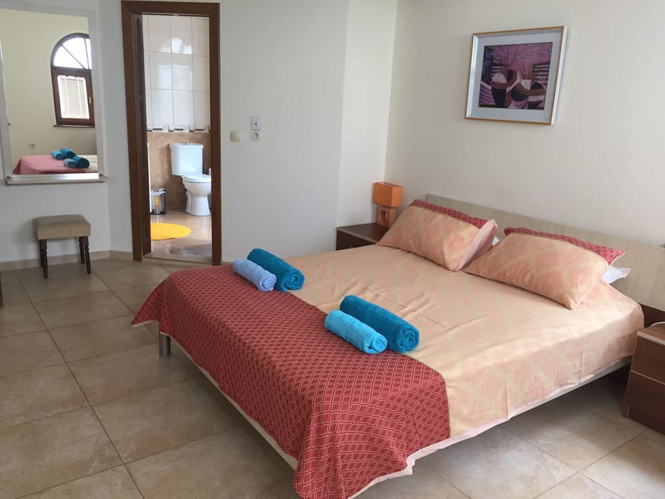 Tope floor family room