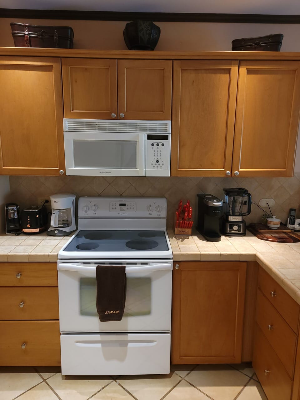 Kitchen. Fully equipped. 