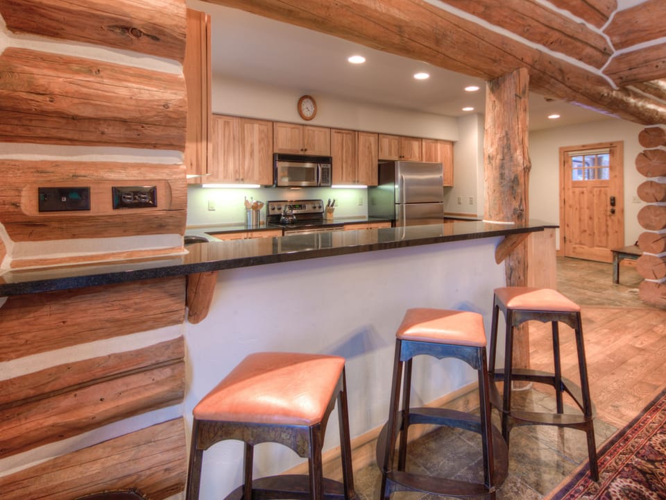 Powder Ridge Chief Gull 1, Kitchen, 1
