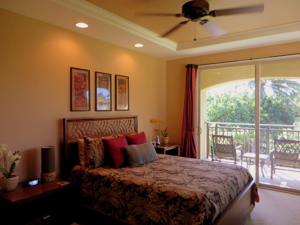 Your Master Bedroom and Private Lanai.