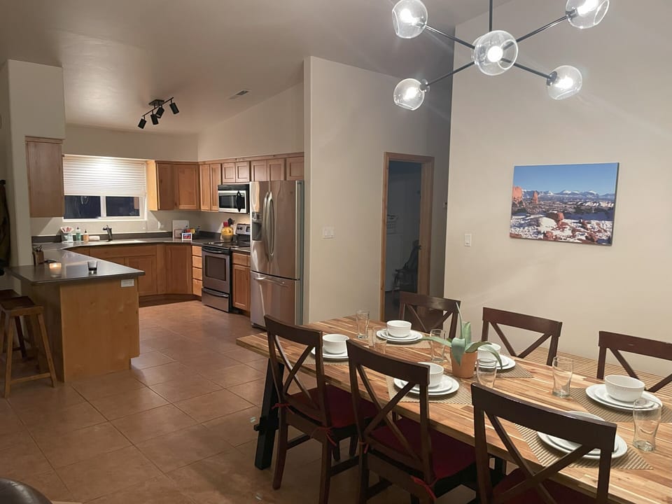 Dining & Kitchen