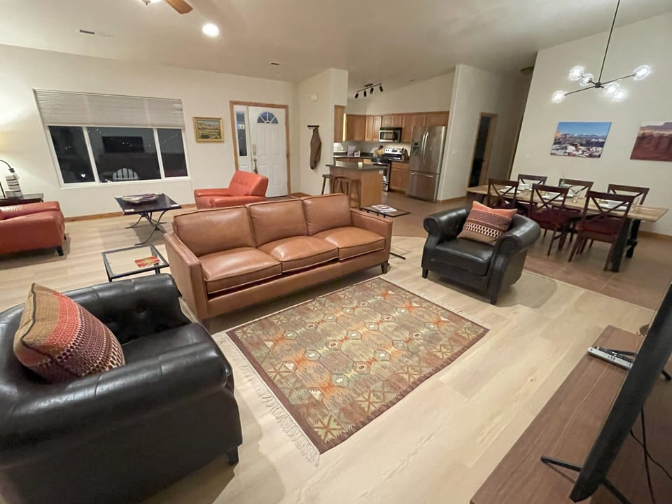 Spacious Common Area
