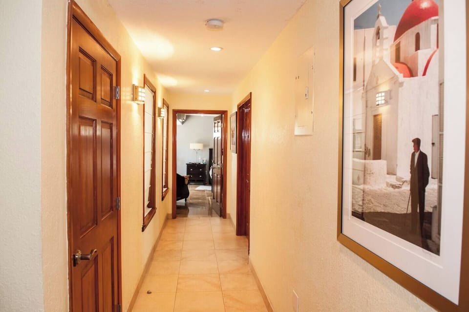 Hallway to bedrooms