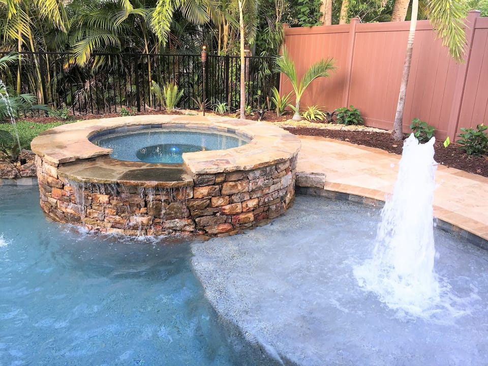 Waterfall spa and Fountain; great for kids to splash in!
