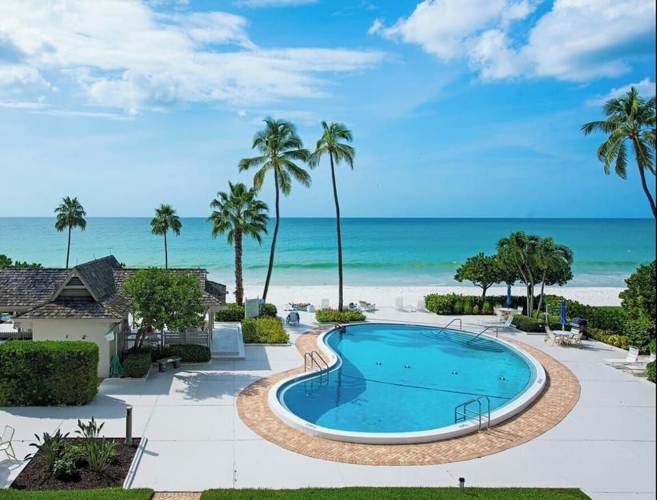 New salt water pool right on the Gulf.
Truly paradise! 