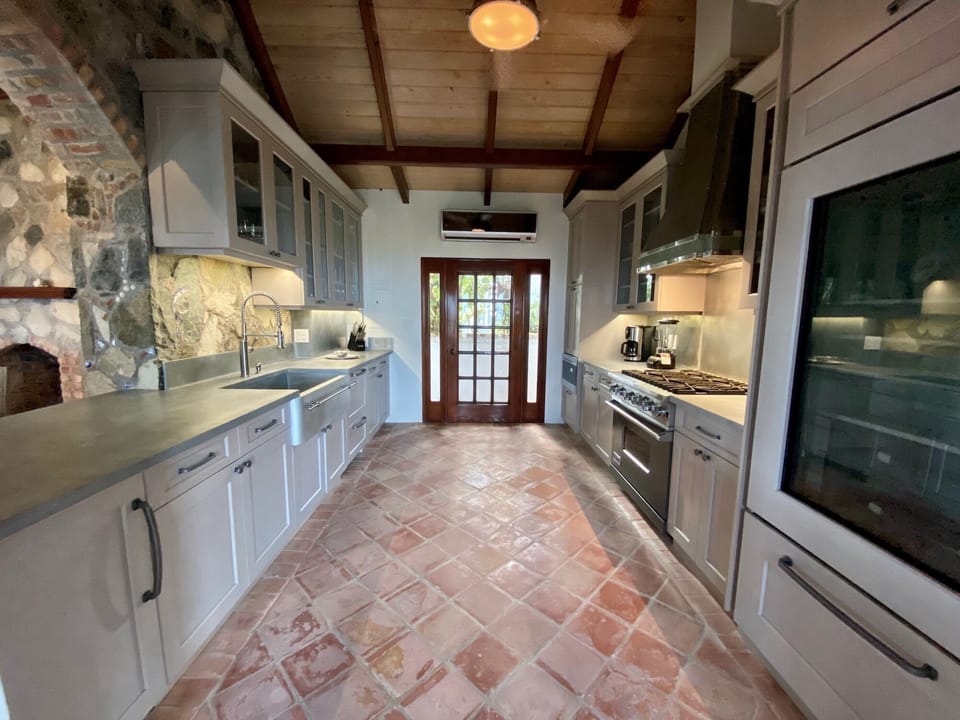 GOURMET KITCHEN