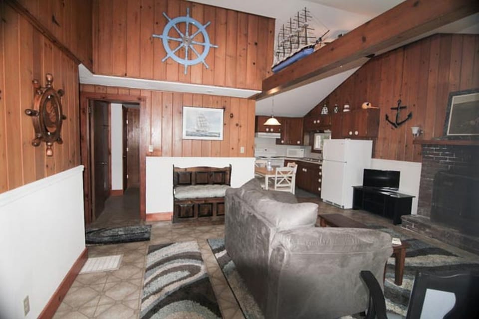 Entrance to the Harbor Cottage.