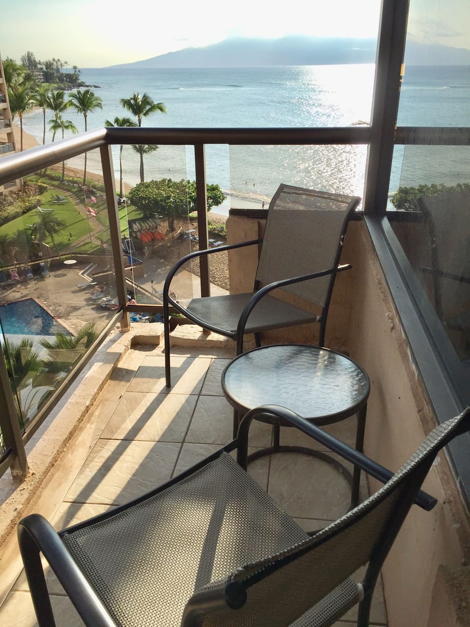 This 2nd lanai off the 2nd bedroom has ocean and mountain views.  