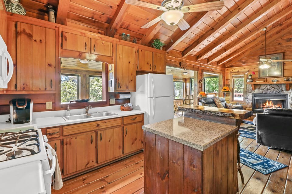Full kitchen