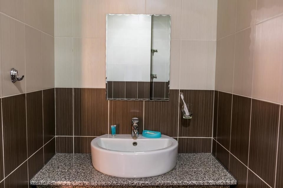 Bathroom sink