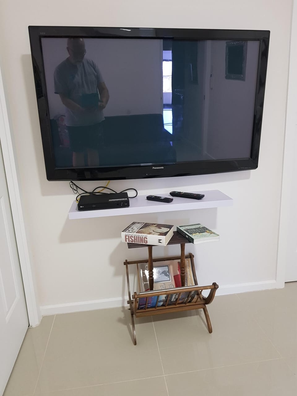 50" TV with blueray player and free netflix