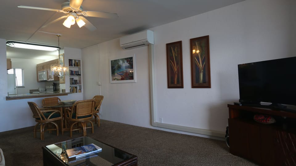 Living Room with 40 in smart tv