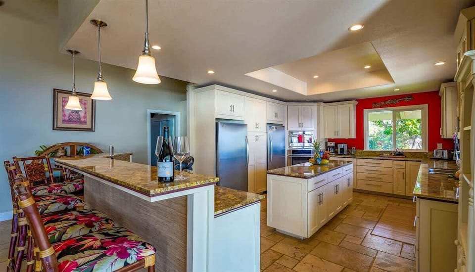 large kitchen, fully stocked kitchen
