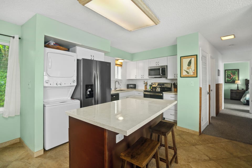 Kitchen (remodeled 2024)