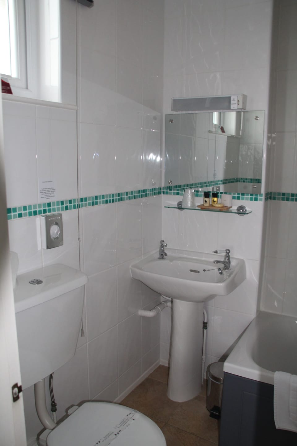 Premier Double Room | Bathroom | Free toiletries, hair dryer, towels