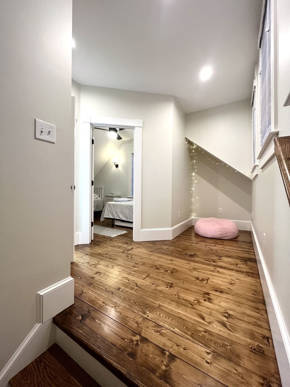 Upstairs stairwell landing area 