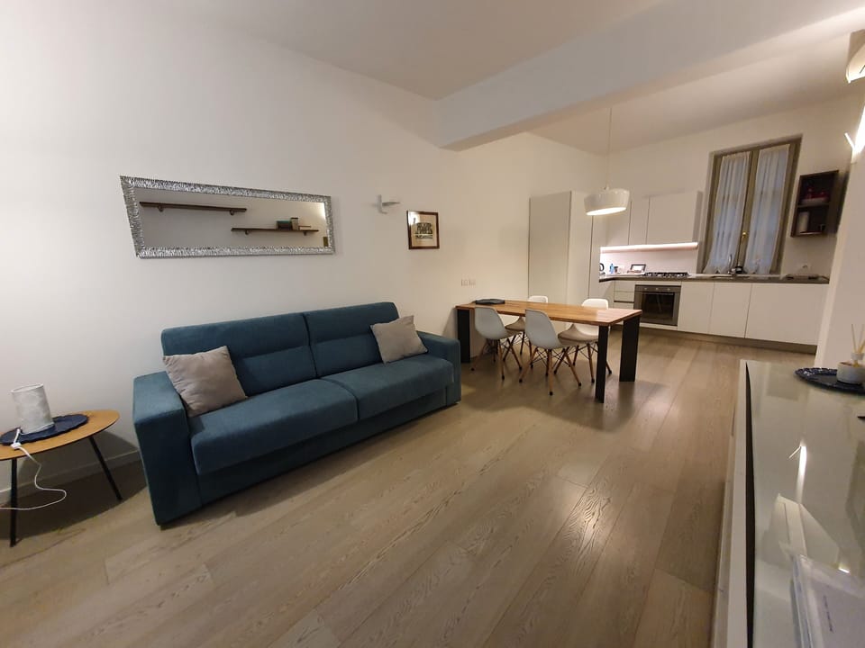 Comfort Suite, 1 Bedroom | Living area | LED TV