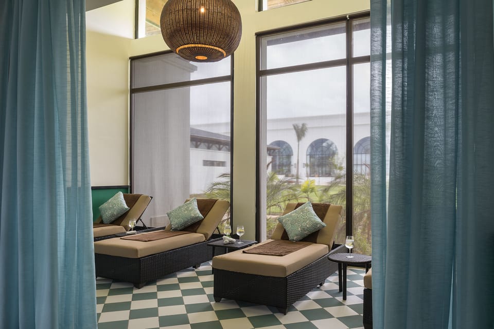Sauna, hot tub, body treatments, hydrotherapy, body wraps, facials