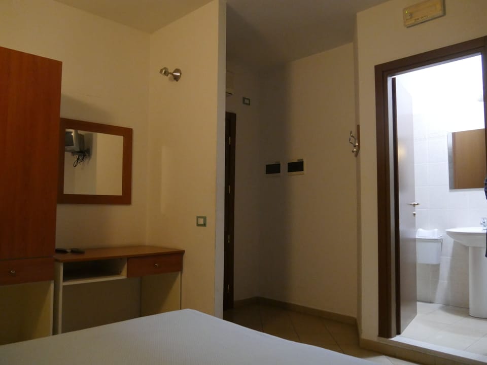Triple Room, 3 Twin Beds | 1 bedroom, desk, free WiFi, bed sheets