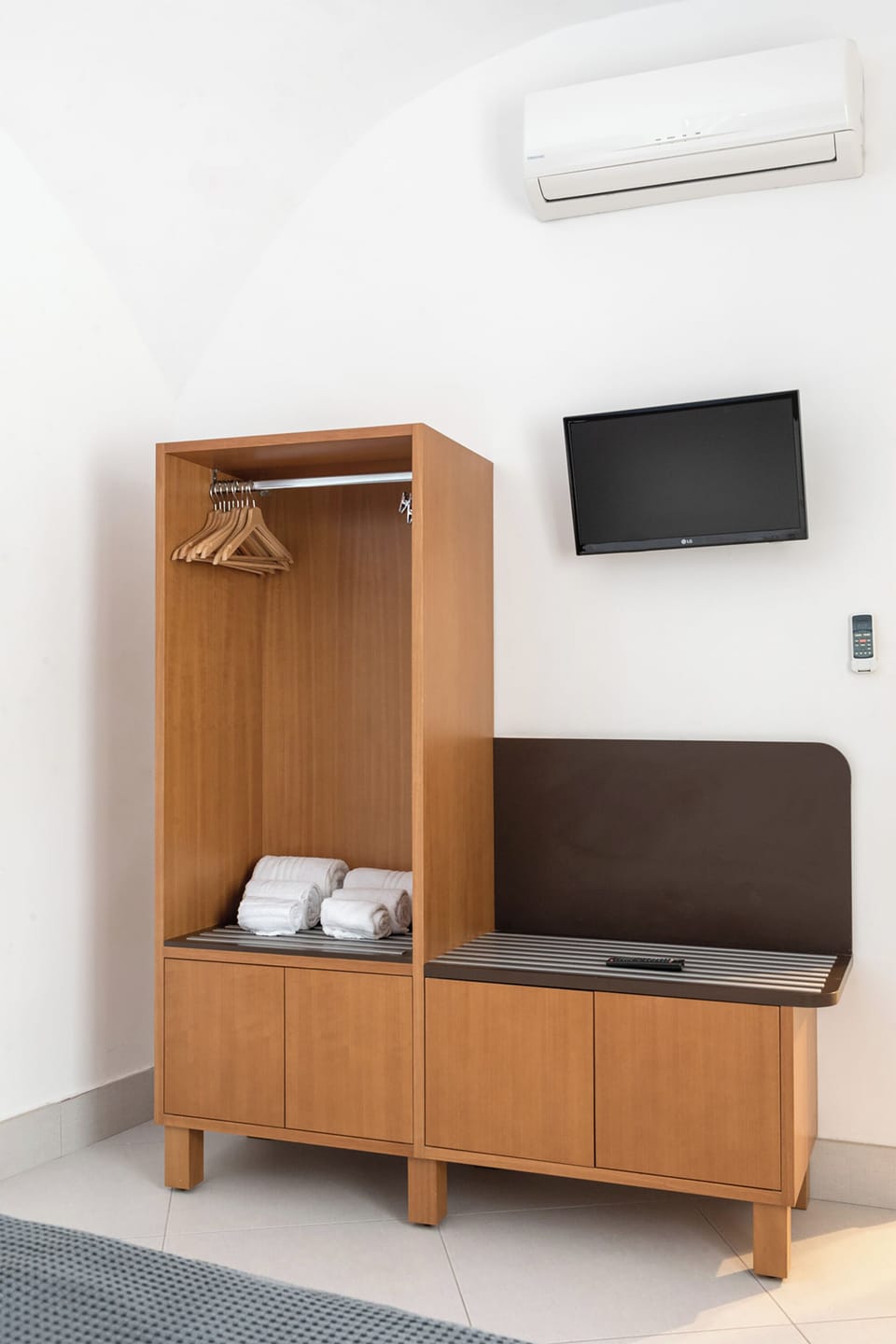 Apartment | 1 bedroom, pillowtop beds, in-room safe, desk