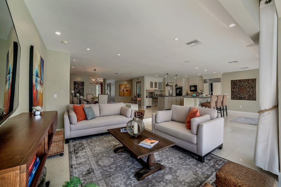 Open concept, ideal for entertaining!