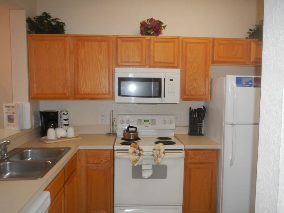 Fully equipped kitchen