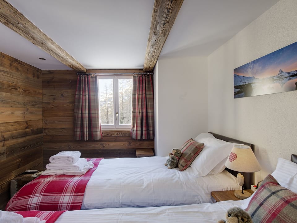 Cosy bedrooms and luxury Sealy hotel beds