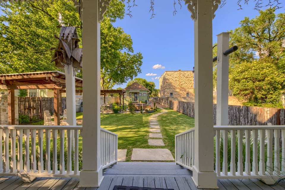 Porch (hot tub is not available)