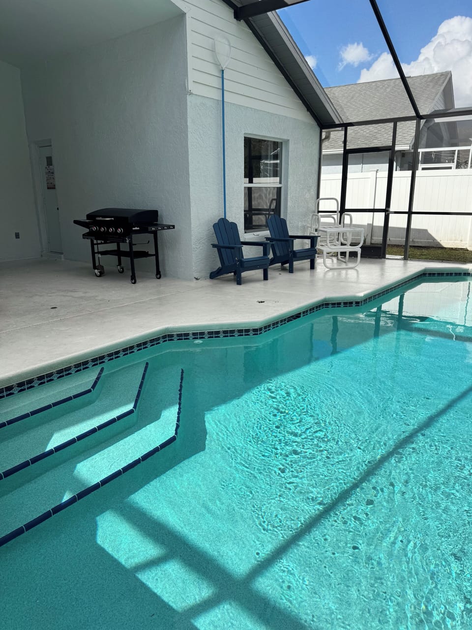POOL SIDE - LADDLE GRILL