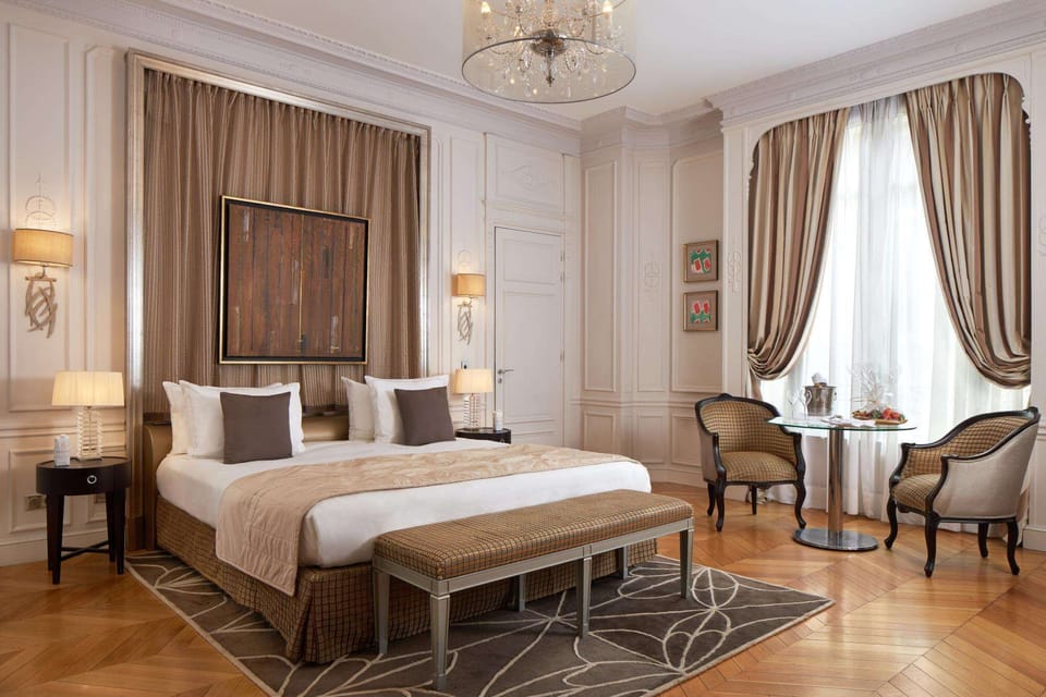 Grand Room (Deluxe) | Premium bedding, pillowtop beds, in-room safe, desk