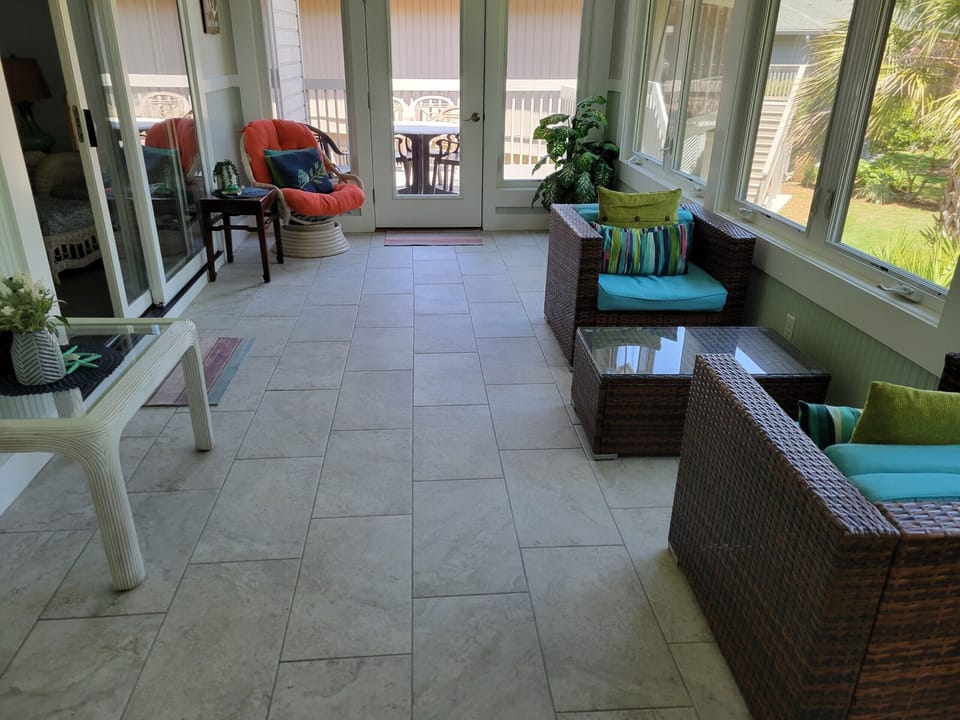 All season patio, everyone's favorite spot. Relaxing with a golf course view.
