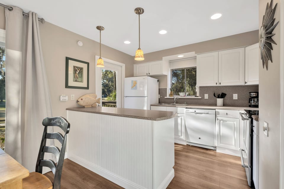 Kitchen: Cook, Dine, Connect