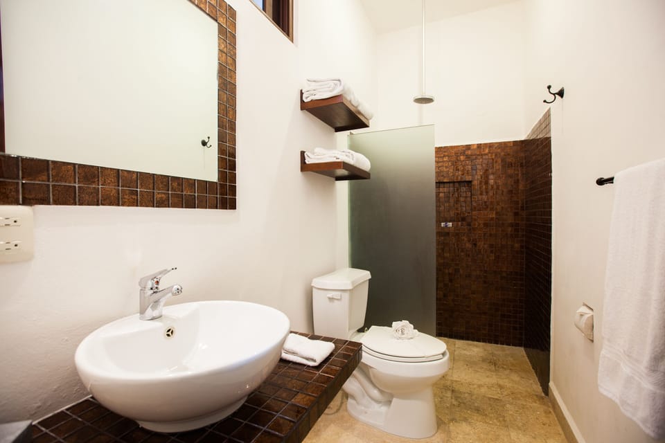 Full bathrooms on each bedroom