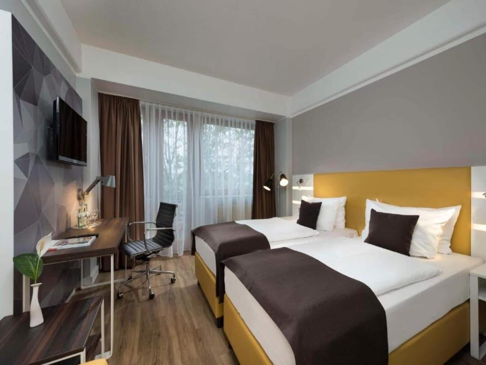 Superior Twin Room | Hypo-allergenic bedding, iron/ironing board, free WiFi, bed sheets
