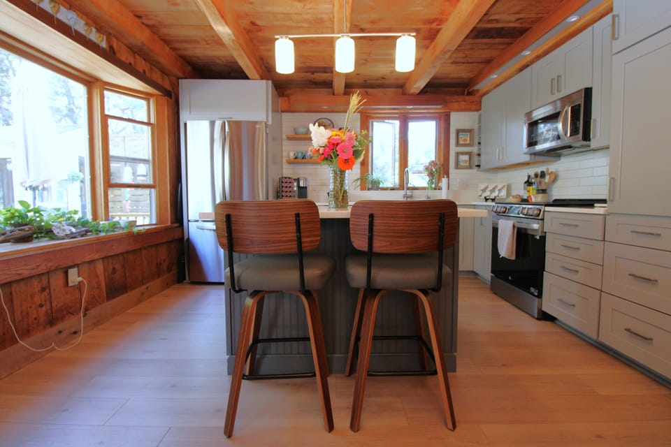 eat in kitchen