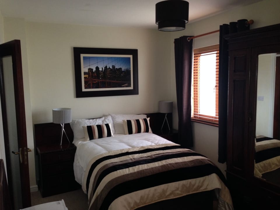 Main bedroom with ensuite  shower and bathroom