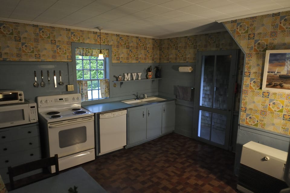 A chef's delight! Spacious kitchen for preparing tasty meals and treats!