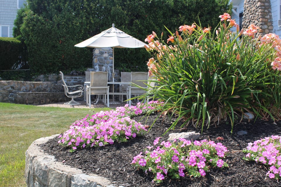 Front yard Patio