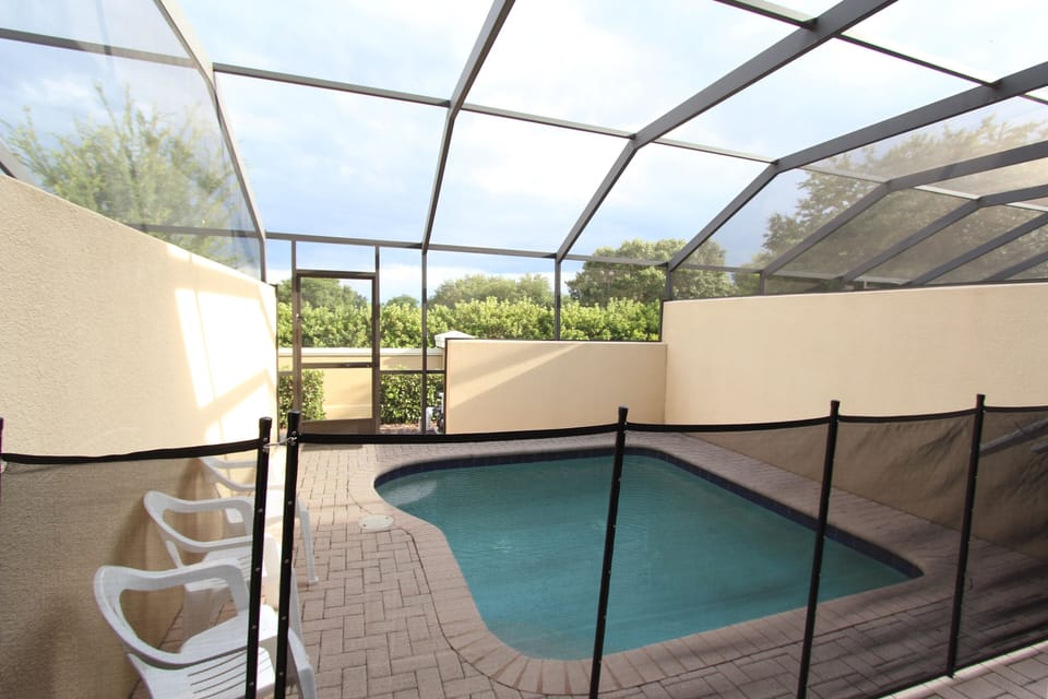 Splash Pool with Safety Net