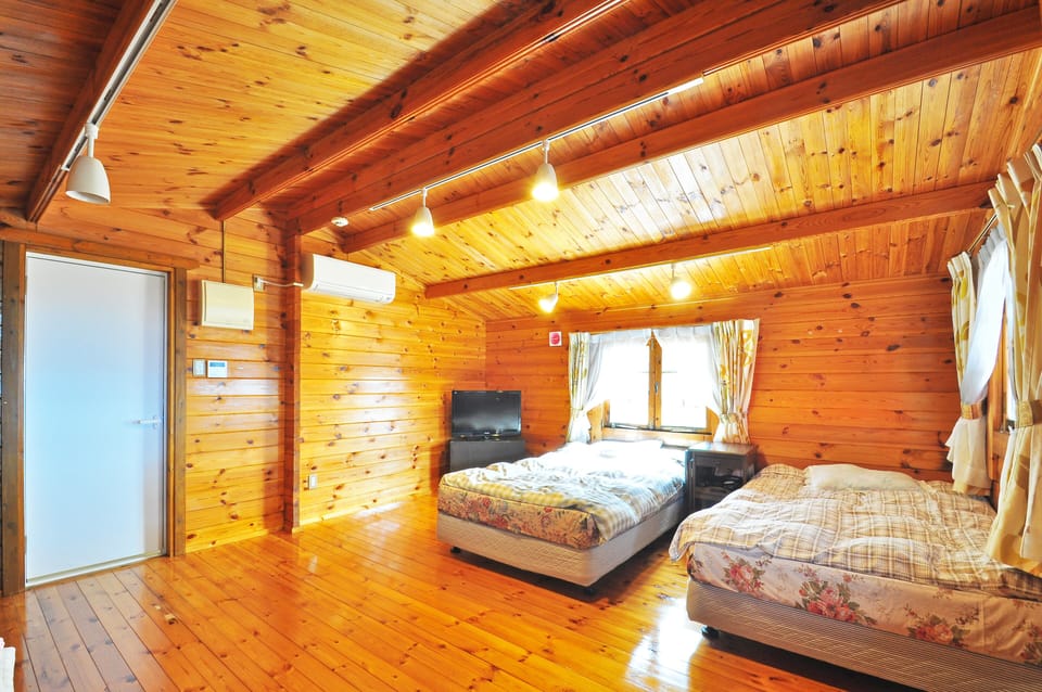 Private Vacation Home  (Wide Deck)