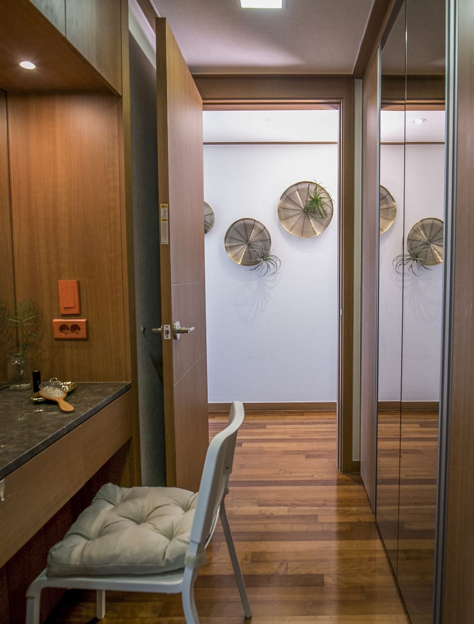 Luxury Apartment - Foreigner Only (Superior Cozy Home) | 3 bedrooms, rollaway beds (free), WiFi (free)