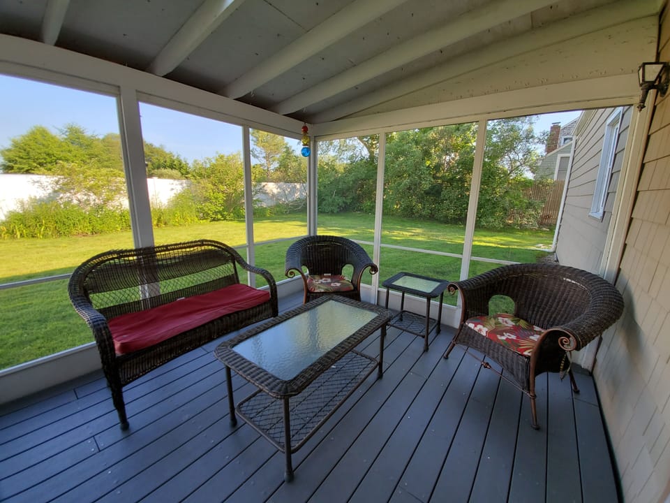 Screened in porch