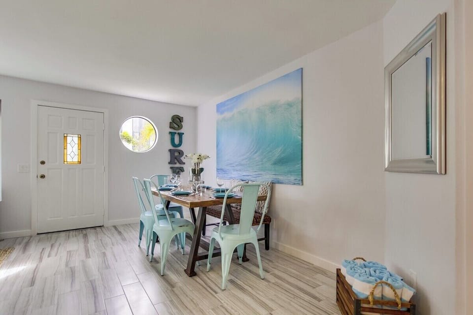 Dining area for 6