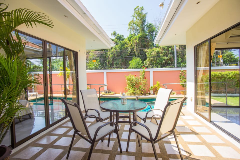 2bdr Avoca Pool Villas 65