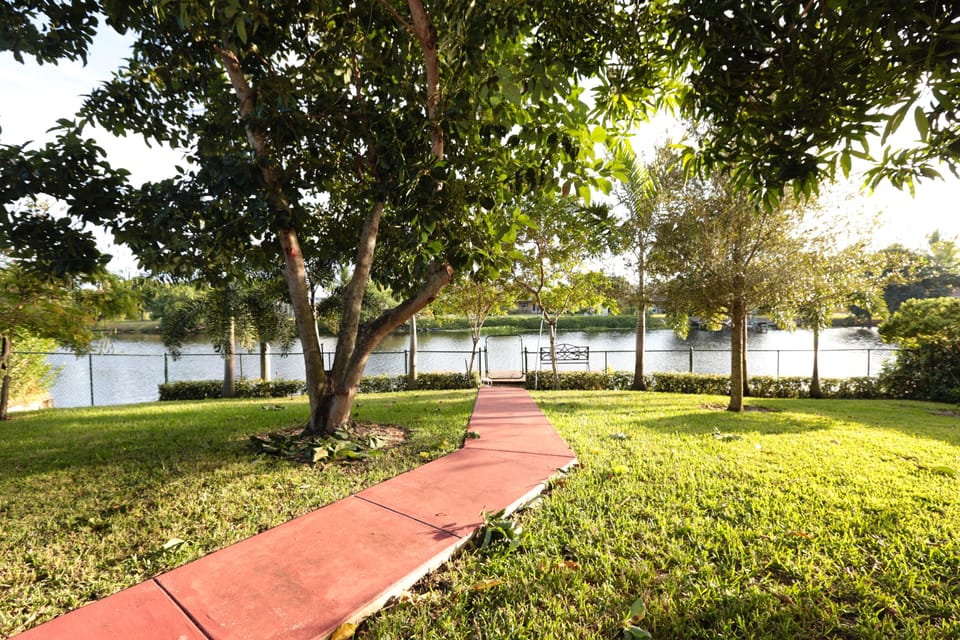 Paradise on the canal! 